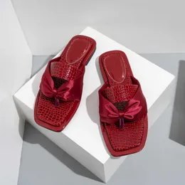 Slippare Satin Leather Flat Slippers Women Flip Flops Sandaler 2022 Summer Fashion Ribbon Designer Shoes L2201111
