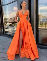 A-line orange aftonklänning 2023 v hals hög split spaghetti rem prom formell goowns arabiska dubai abendkleider mantel de soiree vestidos fiesta