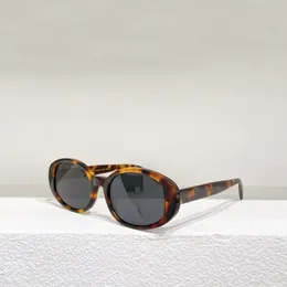 Occhiali da sole ovali da donna 40212 Mini Marrone Havana Frame Lenti grigie Summer Sunnies Shades UV400 Eyewear con scatola