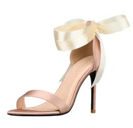 2021 Tasarımcı Düğün Sandalet Ayakkabı 10cm Yüksek Topuklu Gelin Ayakkabıları Straps Ucuz Stok Kadın Kız Balo Partisi Gece Elbise Pomps7435565