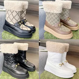 2022 Designer de botas de plataforma Mulher tornozelo de inverno Australia Botas de neve grossa Couro real Botas fofas quentes com tamanho de algodão no tamanho de algodão No428