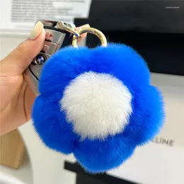 Nyckelringar Plush Real Rex Fur Keychain Cute Blue Flower Women Bag Pendant Car Key Ornament Jewelry Metal Ring Birthday Present