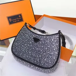 Fabryka 80% zniżki Wyprzedaż hurtowa p Family Cleo Medieval Crystal Diamond Studded Satin damska torba 2023 nowa jedno ramię ręka moda Hobo pod pachami