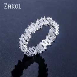 Moda luksusowy wielokolorowy pierścień urok Baguette Cubic Cyrronia Wedding dla kobiet T Shape Stone Party Jewelry