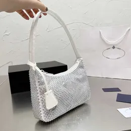 Близовая сумка для плеча с бриллиантами 2023 Новая тростника 2000 года подмышками кошельки модные леди -дизайнеры роскошные сумочки Bling Nylon