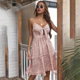 Casual Dresses Summer 2022 Sexig rygglös blommig tryckband för kvinnor Bohemiska ruffles Front Tie Knutt Boho Beach Sundresses