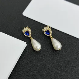 2022 New Charm Earrings Fashion Luxury Brand Designer Blue Gemstone Strawberry Pearl Dangle Brincos de casamento Excelente qualidade com caixa e carimbo
