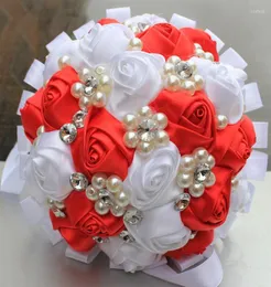 Dekorativa blommor Rödvit Flower Wedding Bouquet Pearls Pärled Bridal Silk Ribbon Bouquets Hållbara Stitch Bridesmaid W2742