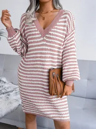 Casual Kleider Elegante Gestrickte Mini Kleid Mode Gestreiften Druck Laterne Langarm Lose Pullover Kleid Femal Herbst Vestidos Frauen Kleidung 221119