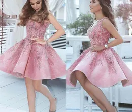 2019 Neuankömmlinge Kurzes arabisch -rosa Heimkehrkleid Eine Linie gegen Hals Junioren Süße 15 Abschluss Cocktail Party Kleid Plus Size CustO1253578
