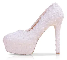 Scarpe da sposa in pizzo di moda bianco piatto a basso tacco medio perle per perle da ballo da ballo per donne in stock50920202020