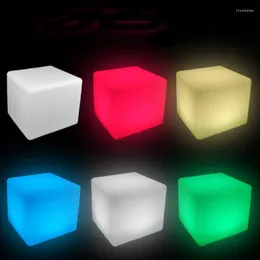 Lampade da giardino a LED con luce cubica per esterni Ricarica USB per esterni Sgabello quadrato luminoso Lampada da terra per studio camera da letto Bar per feste Sedili colorati
