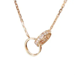 Designerskie naszyjniki luksusowy biżuteria damska wisiorek w zawieszek Diamentowy naszyjnik długie platowane różowe złote łańcuchy pary świąteczne koło prezentu