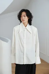 Camicie casual da uomo S6XL Designer di nicchia Camicia nera minimalista con spalline versatili in bianco e nero e collo a punta 221119
