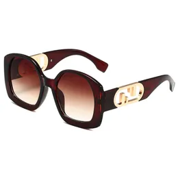 9527 occhiali da sole per donne popolari Fashion Eyewear Goggle Designer UV protezione per gatto telaio degli occhiali da sole oversize sono con il pacchetto