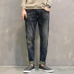 Herrenjeans Japanische Retro zerrissene Frühlingsjeans männliche Teenager kleine gerade Röhre schlanke Hosen männlicher Trend 221119