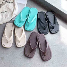 2022 Новые женские тапочки Candy Color Summer Slippers Jelly Slides Basic Fashion Sandals Женщина мягкая уютная туфли с толстыми плоскими туфлями J220716