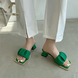 Sandálias de salto baixo, senhoras, ladeiras amarelas sapatos de verão casual Sapatos verdes de couro pu da feminina femmes