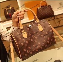2023 sıcak Kadın postacı çantası Klasik Stil Moda çanta kadın çantası Omuz Çantaları Bayan Tote çanta Omuz Askısı ile Hızlı 35cm Toz Torbası 6687