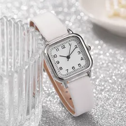 HBP Женщины смотрят роскошные модные часы для женских элегантных браслетных браслетных часов.