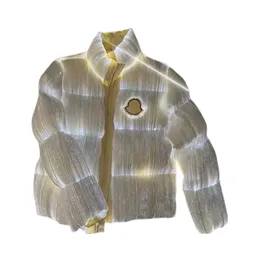 2023 Ny co-märkta Badge Tag Luminous Men's Down Jacket Stand Collar High Street Fashion Super Warm Jacket Men