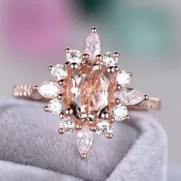 Solitaire Ring Tasarımcısı Rose Gold Nişan Yüzükleri Kadınlar İçin Pembe Renk AAA Zircon Lüks Düğün Takı Hediye Partisi Toptan 221119