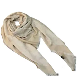 Sciarpe di seta di moda a quattro stagioni Scarf Man Women Scialchina per trifoglio a foglie di foglia lunga