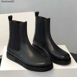 The Shoes Dress Row Chelsea Boots 22 여성 디자이너 Rois 가을 New Round Head Flat 바닥 다목적 패션 가죽 여성 부츠 크기 SWT2