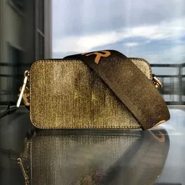 Axelväskor glansig ögonblicksbild crossbody väskor bred axel rem designer väska marc tote påse kvinnors handväska m j kamera väska plånboken 221029