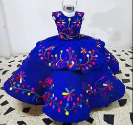 Mexikanische königsblaue Satin-bestickte Blumenmädchenkleider für Hochzeiten für Kinder in Übergröße, kleine Ballkleider für Hochzeitsgäste für Babys
