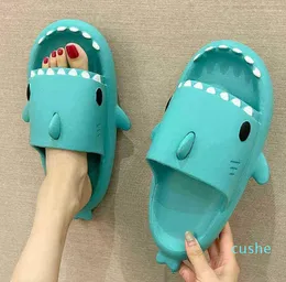 2022 Slippers Summer Summer Lovely Shaped Shape Cartoon Casais