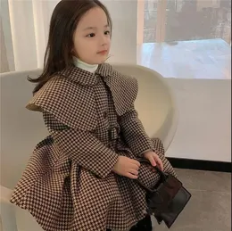 Coat Girl en Long Trench Jacket Autumn Winter Korean Version Baby Girl Plaid Belt Ytterkläder Barnutrustning 2 6 år 221122