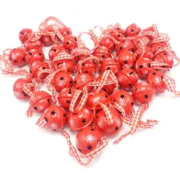 Weihnachtsdekorationen, Weihnachtsdekoration, 40 Stück, rote Metallschneeflocken, Glöckchen, Weihnachtsschmuck für Zuhause, 30 mm, Partydekoration, Baumanhänger 221123