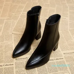 Botas tornozelo para a primavera de salto grossa feminina e um único salto alto de salto alto de 7 cm de moda de calcaça 221122