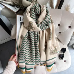 Szaliki Koń druk zimowy kaszmirowy szalik dla kobiet luksusowe geometryczne gęste ciepłe szaliki damskie stole paszmina koc bufanda 221119