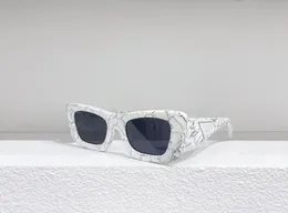 Óculos de sol para homens e mulheres estilo verão 13z anti-ultravioleta placa retrô armação completa óculos de moda caixa aleatória