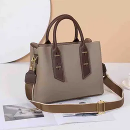 Designer Bag Motingsome 2023 Bolso de cuero de vaca de calidad superior de invierno Bolsos de diseñador de lujo de hombro para mujer Bolsos de mano casuales de cuero real Offcie Negro