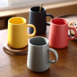 Muggar kaffekoppar mager tumbler mugg keramik espressokopp rosa s￶t kaffe tazas de ceramica creativas drinkware multicolor present