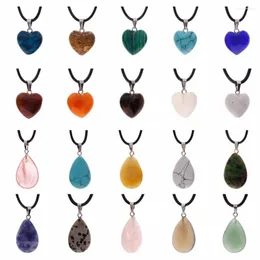 Naszyjniki wisiorek 20pcs/Set Heart and Waterdrop Stone wisiorki Kulki kolorowe kryształowe uroki z 18 -calowym czarnym sznurkiem skórzanym