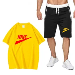 Mężczyźni destybusy i dzieci koszule sportowe szorty sportowe garnitury Szybkie suche boisko do biegania jogging