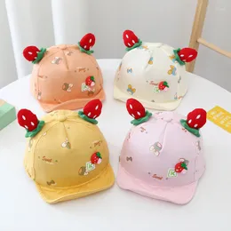 BERETS 2022 SPRING CAPS Söt barn Strawberry Accessories Baseball Hat Justerbar Småbarn Baby Boys Girls Sun Snapback Hatts