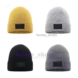 Designer Beanies Fashion Street Sticked Hats Character Cap for Man Woman Winter Beanie 6 Colors H1