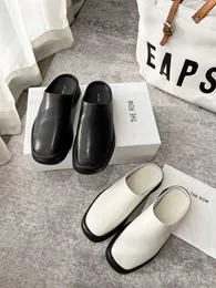 The Row Shoes The Designer Row Dress Shoes مجموعة عالية 2022 أزياء الخريف جولة الرأس الجلدية الباوتو صندل عارضات Muller Slippers 2024