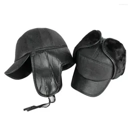 Berets Men Men Ayr Aybort Cap Pu Pu Baseball Warm Lei Feng Hat Winter Plush Ushanka في منتصف العمر.