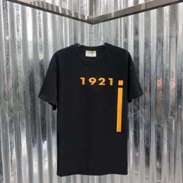 2023 SS Frühjahr Neues bedrucktes T-Shirt aus hochwertiger Baumwolle Rundhals-Nähte Pullover kurze Ärmel Größe M-XXL Farbe Schwarz und Weiß x38s3