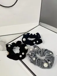 bomboniera fermacapelli in velluto classico perle accessori per capelli collezione scrunchie lock-c