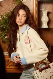 Women's Knits & Tees designer Family G White Long Sleeve Sweater Girl Song Yanfei same as the star Autumn 2022 printed loose knit 1NOP