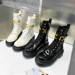 2022 디자이너 Fendyity Boots 신발 누드 블랙 포인트 발가락 발가락 미드 힐 긴 짧은 부츠 신발 NMK