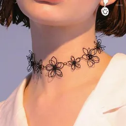 Choker Zwart Women Girls Jewelry Korea Initial Black Flowers Fashion Short Chain Femme Cute Kolye Party