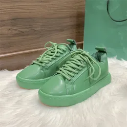 Lyxiga casualskor kudde kalvskinn flatform kvinnor sneaker optisk vit parakit svart natur gummi topp l￥g kvinnor designer sneakers tr￤nare 35-40 euro